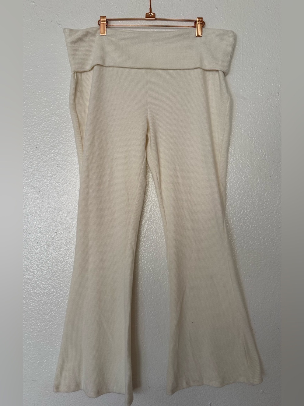 Hello Kitty Women’s  Foldover Waffle Flare Pants, Size XL Cream